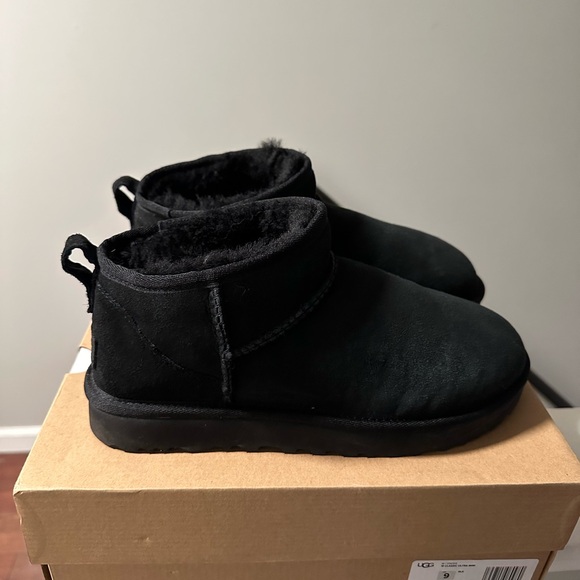 Ugg Classic Ultra Mini - Picture 2 of 5